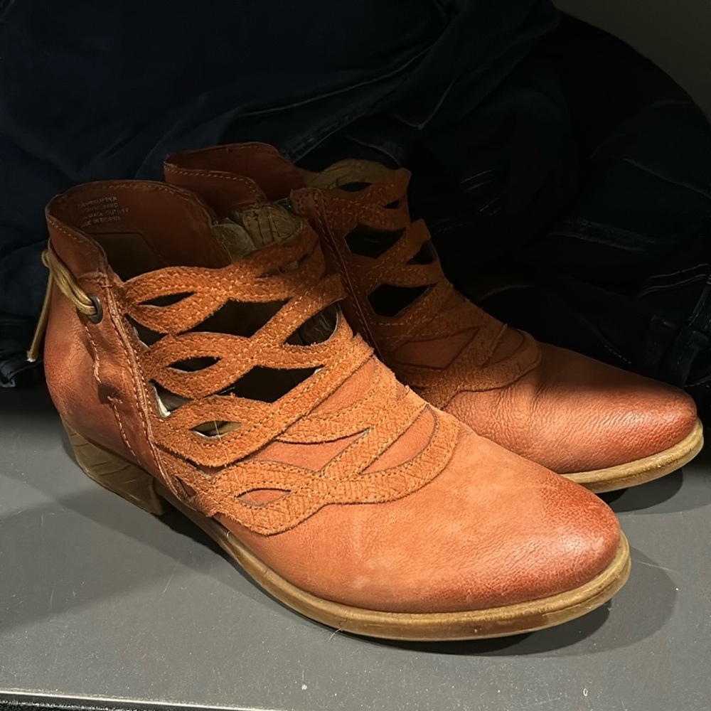 Miz Mooz bootie